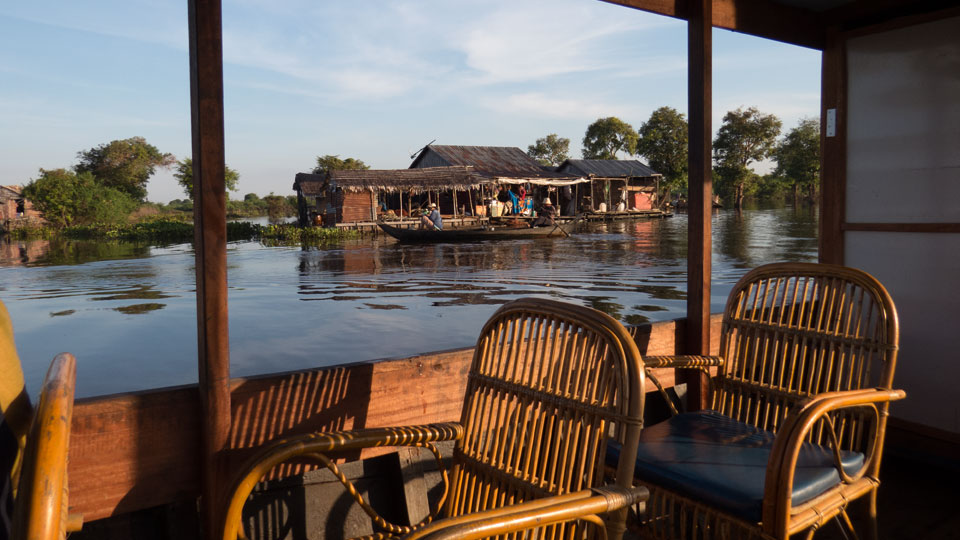 Flussfahrt zu den Boatpeople